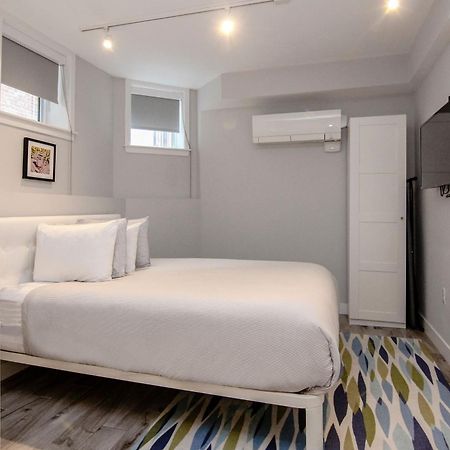 A Stylish Stay W/ A Queen Bed, Heated Floors.. #3 Brookline Exteriör bild